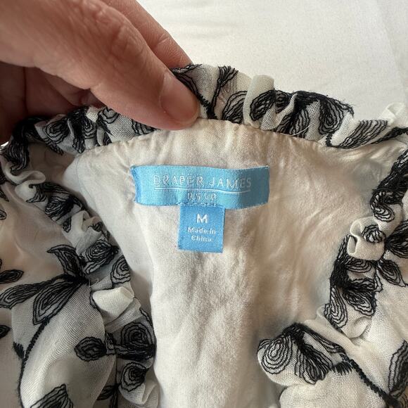 DRAPER JAMES Puff Sleeve Floral Embroidered Mini White Black Scalloped Hem Sz M - Picture 6 of 16